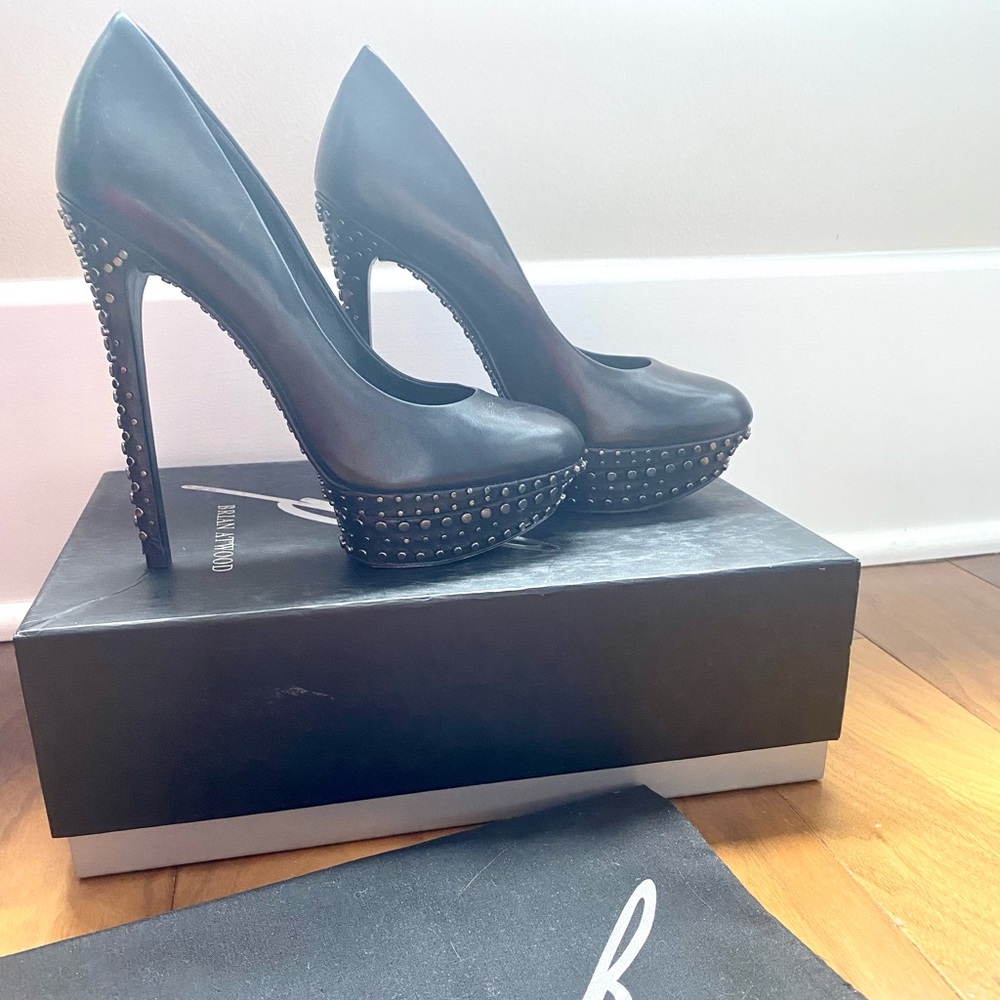 BRIAN ATWOOD FINVARRA PLATFORM PUMP, 6.5 M, black
